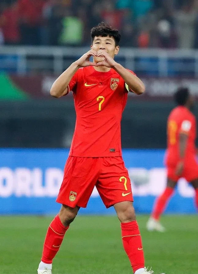 开元综合娱乐上海海港今晚官宣签约，志在欧冠名次提升，气氛紧张，数据趋势出现新变化的简单介绍